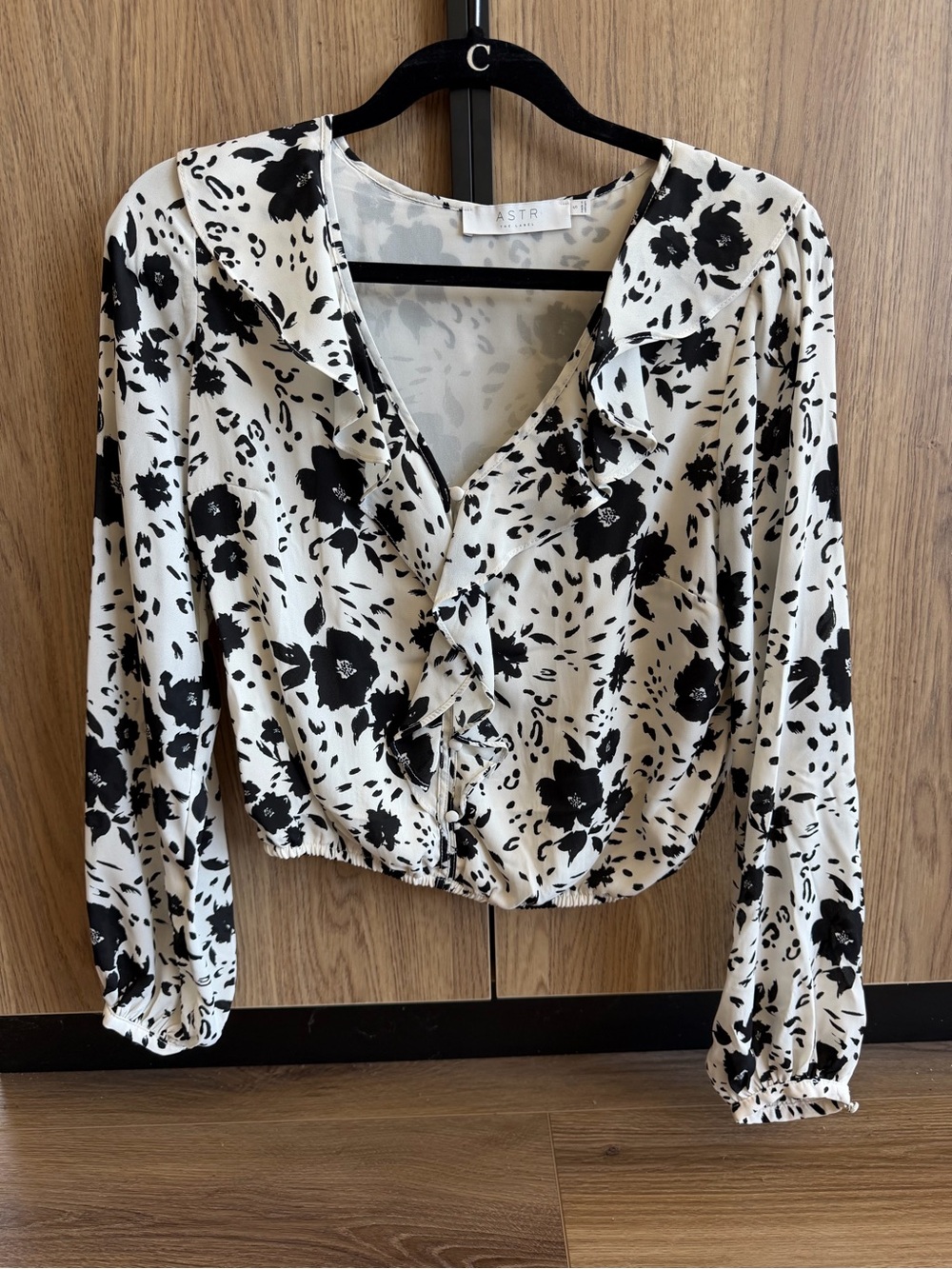 Astr Black & White Floral Ruffle Blouse